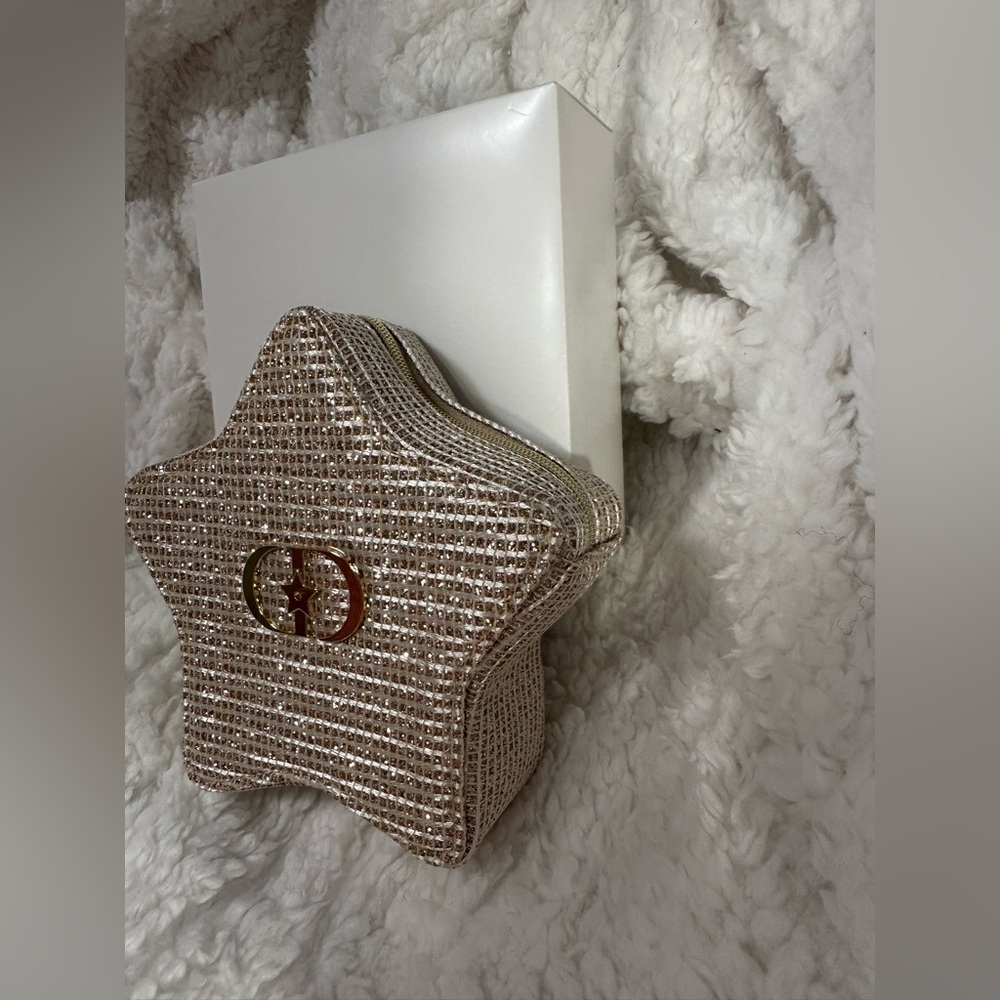 🖤🖤New Dior Beauty Star-Shaped Gold Pouch🖤🖤 - Picture 6 of 8